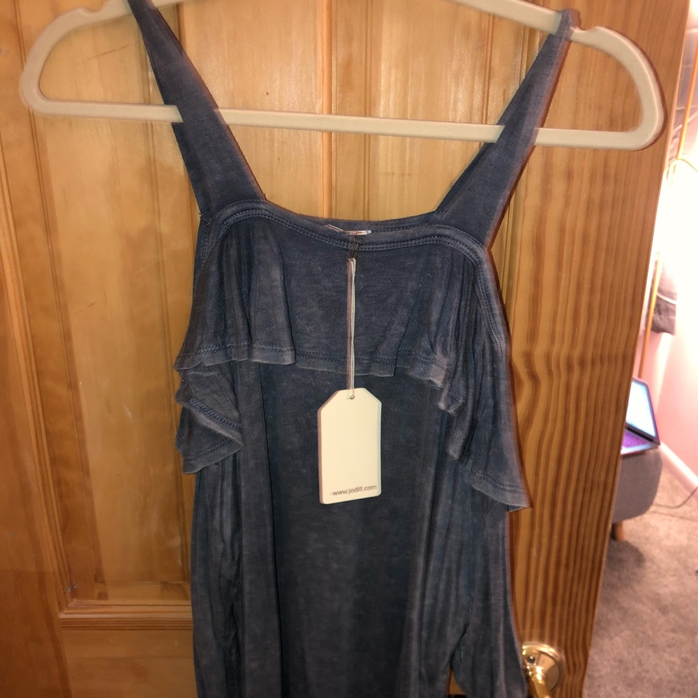 Cute top! - Picture 2 of 2